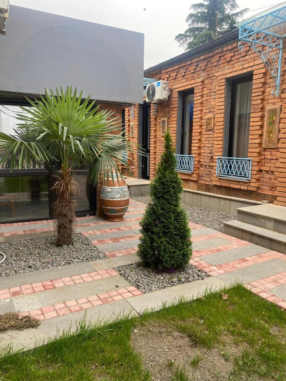 Hotel Varla Koutaïssi Extérieur photo