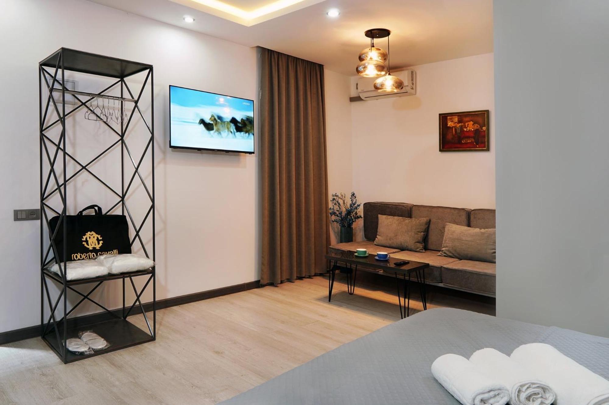 Hotel Varla Koutaïssi Extérieur photo