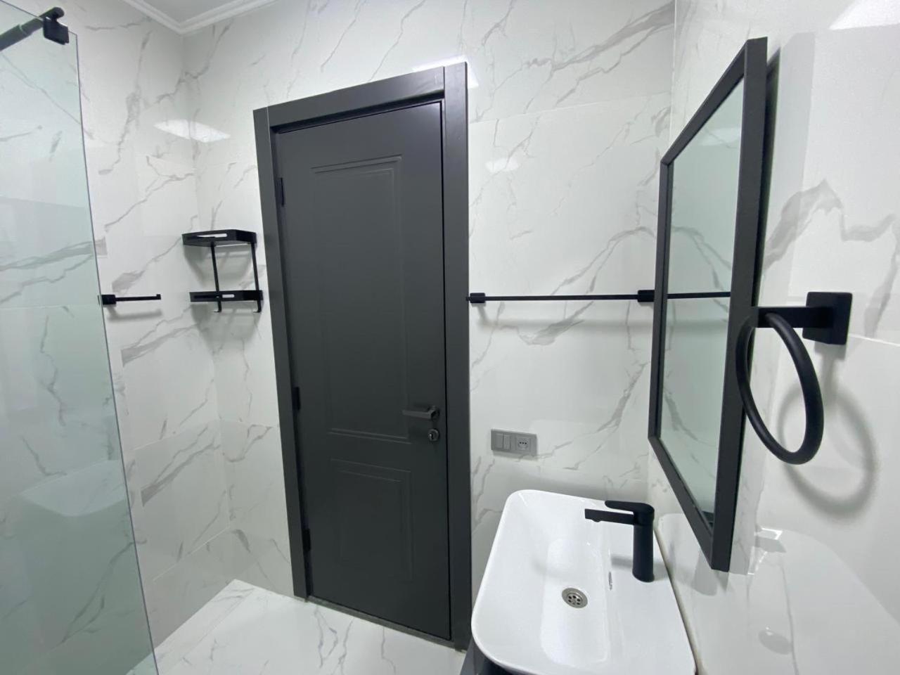 Hotel Varla Koutaïssi Extérieur photo