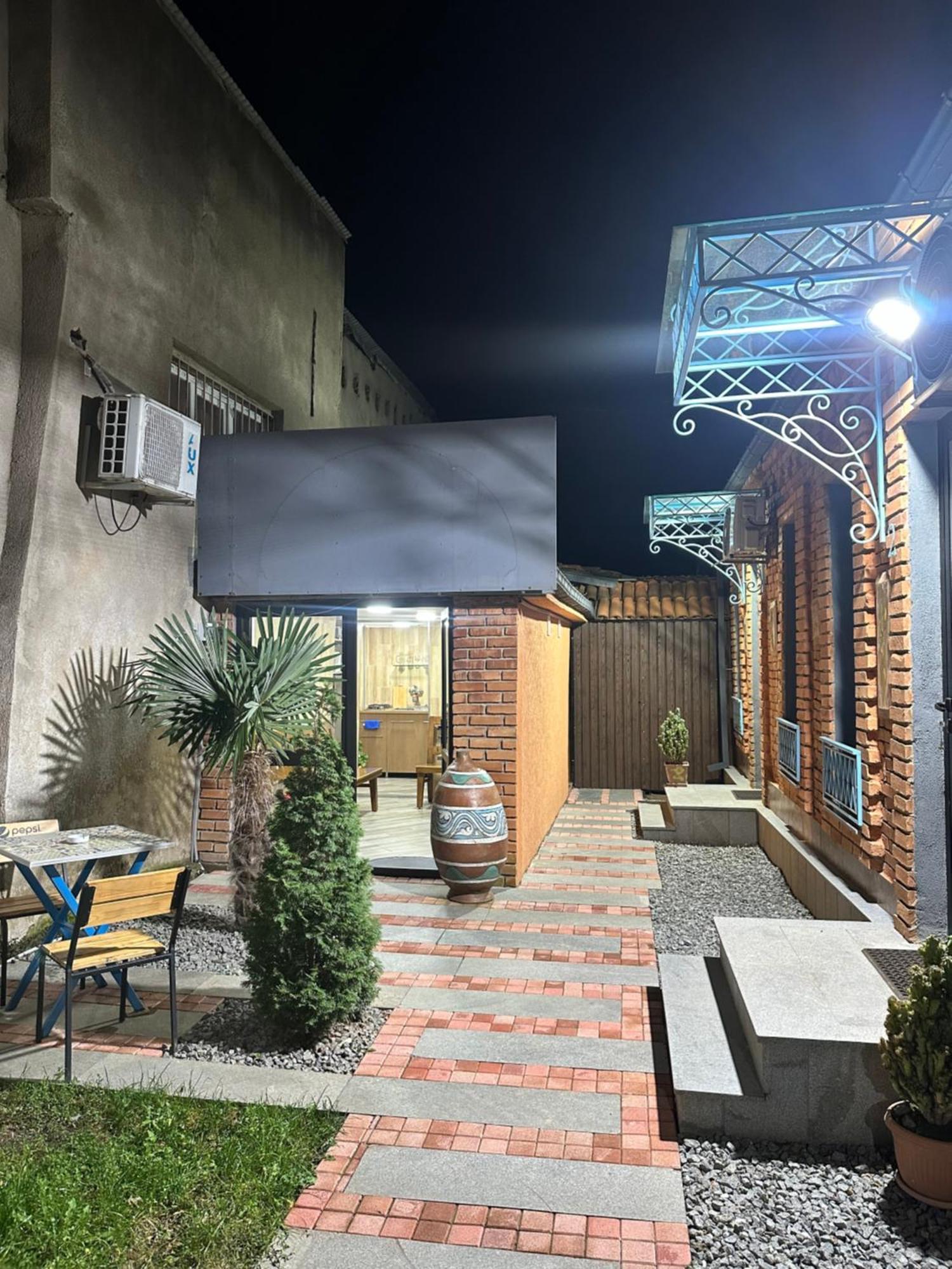 Hotel Varla Koutaïssi Extérieur photo
