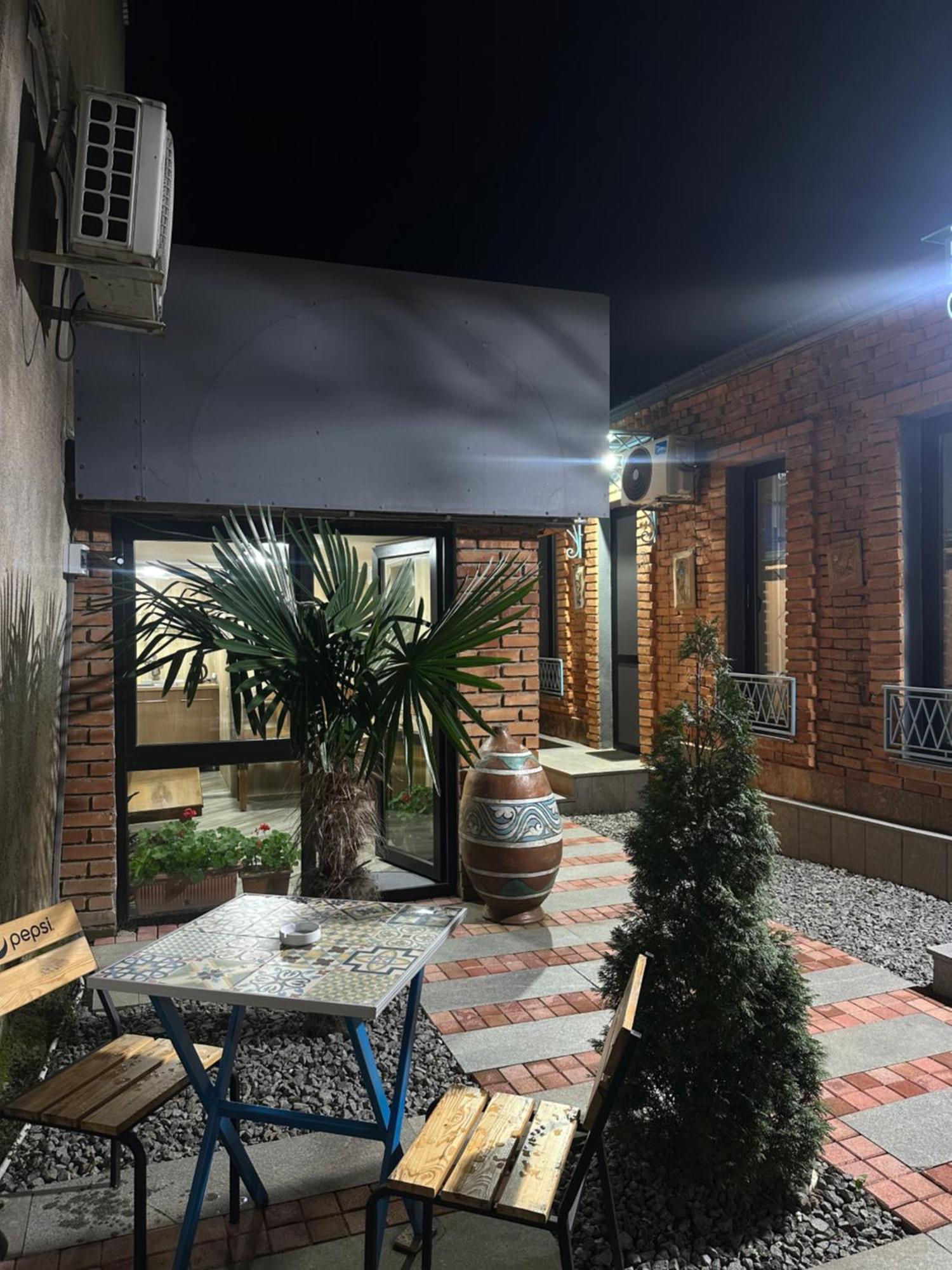 Hotel Varla Koutaïssi Extérieur photo